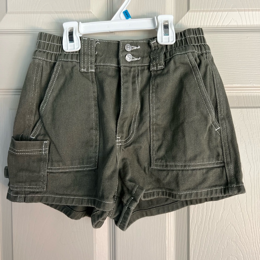 💰⬇️ CLOSET CLEAROUT Olive Green Women's Utility Shorts